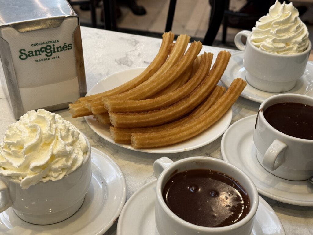 cioccolata calda e churros: la dolce pausa madrilena